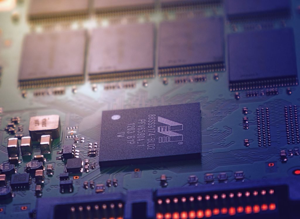 Printplaat met processor en geheugenchips
